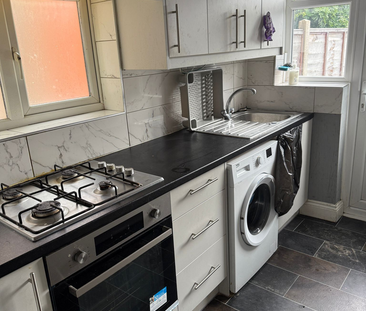 1 bedroom in a house share to rent - Photo 3