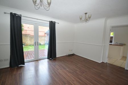 3 bedroom detached house to rent - Photo 2