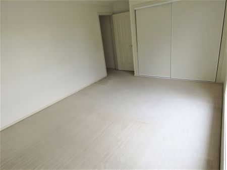 Central Location, 3 Bed and 2 Bathrooms - Photo 3