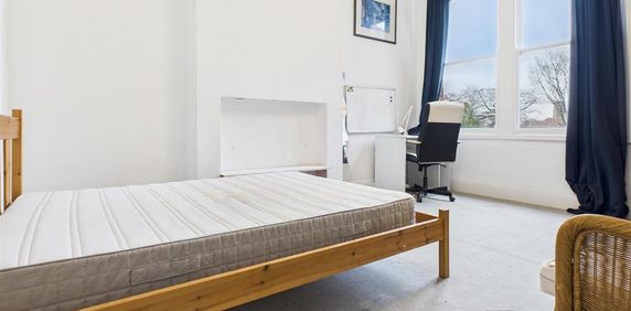 House share to rent - Photo 2