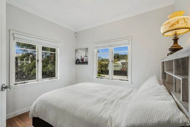 Great house - Central- Free lawn mowing and Wi-Fi - Photo 1