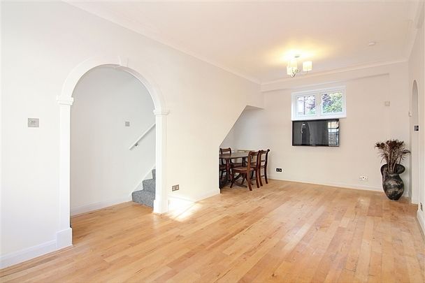 Northwick Close, NW8, London - Photo 1