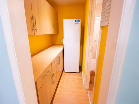 6 bedroom house to rent - Photo 3