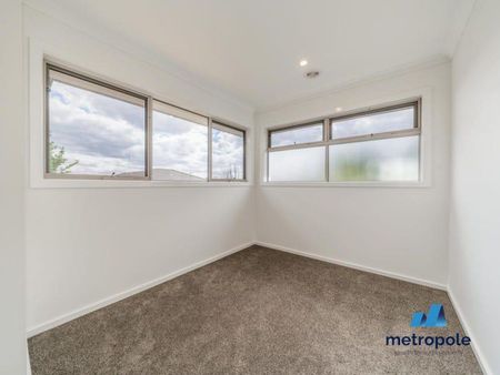 2/19 Halliday Street, MOUNT WAVERLEY, VIC - Photo 3