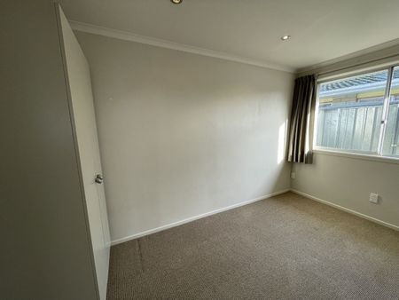 400 Southampton Street West, Hastings Central - Photo 4