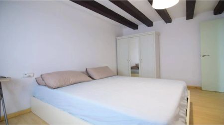 3-bedroom apartment for rent in El Gòtic, bills included. - Photo 3