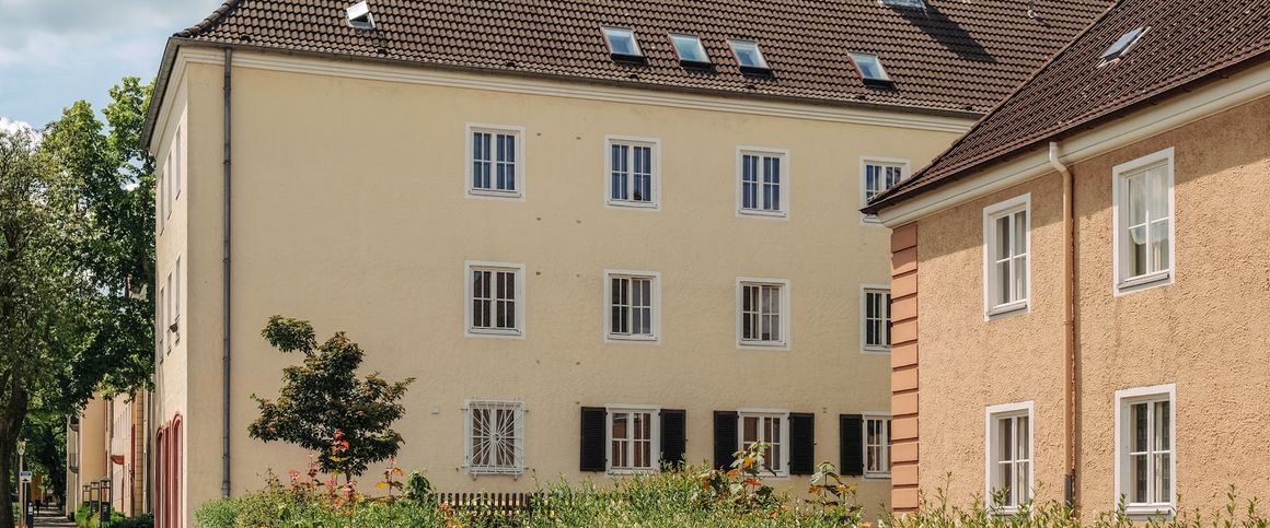 Zentrale 3-Zimmer-Wohnung sucht Nachmieter! // 2.OG links - Photo 1