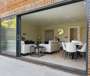 5 bedroom detached house to rent - Photo 2