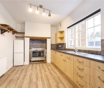 2 bedroom semi-detached house to rent - Photo 2