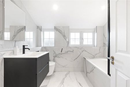 3 bedroom terraced house to rent - Photo 4