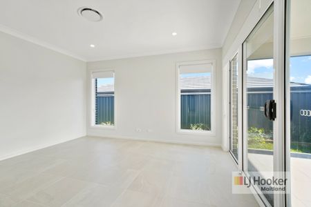 "Spacious Family Home" - Photo 3