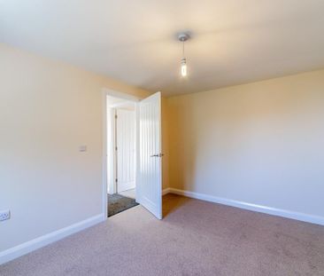 3 bedroom detached house to rent - Photo 2