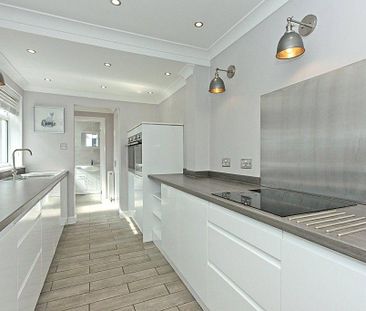 3 bedroom terraced house to rent - Photo 3