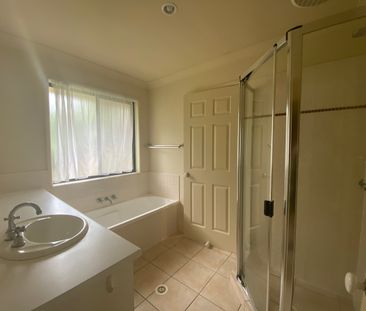 Fantastic Single-Level 3-Bedroom Home in Quiet Complex - Photo 4