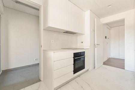 2 Bedroom Apartment with garden, Carcavelos, Cascais - Photo 3