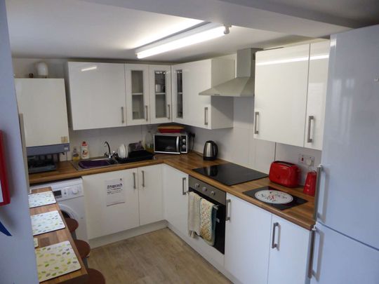 Ann Street Room 3 - Photo 1