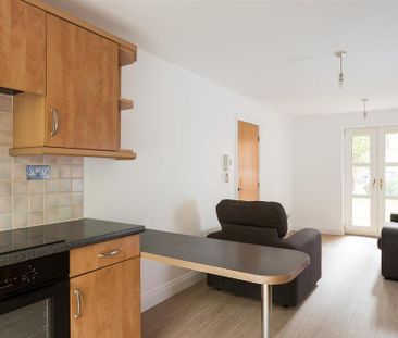 2 bedroom flat to rent - Photo 5