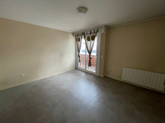 Location Appartement 1 pièce 22m² DEVILLE LES ROUEN 76250 - Photo 1