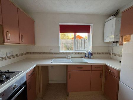 2 bedroom terraced house to rent - Photo 4