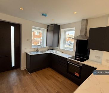 2 bedroom semi-detached house to rent - Photo 2