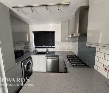 3 bedroom semi-detached house to rent - Photo 5