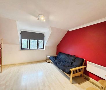 Brooklyn Road, Woking, Surrey, GU22 7US - Photo 1