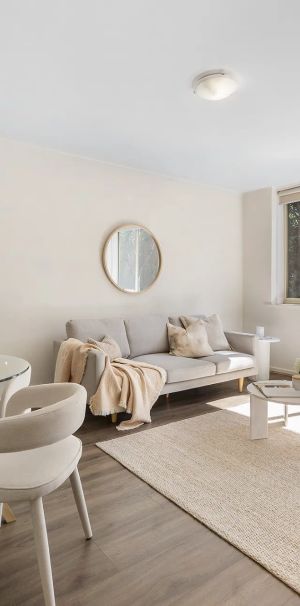 Spacious City Fringe Apartment - Photo 1