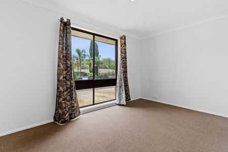 Neat and Tidy Three Bedroom Home with Airconditioning - Photo 2