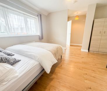 Warbank Crescent - Photo 6