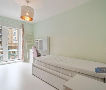3 bedroom flat to rent - Photo 4