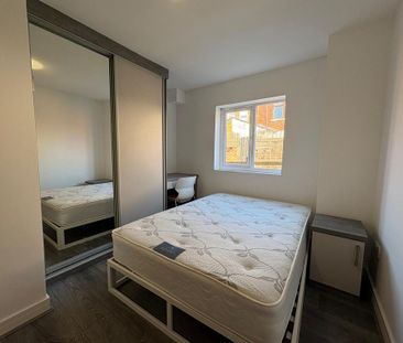 1 bedroom in a house share to rent - Photo 2