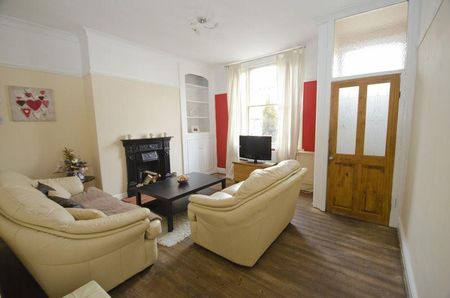 2 bedroom terraced house to rent - Photo 2
