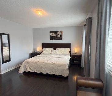 For Lease - 7124 Village Walk, Mississauga, Ontario - Photo 2