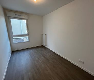 Location Appartement 3 pièces 58m² ELBEUF 76500 - Photo 2