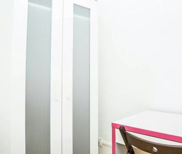 Carrer de Valldonzella, Barcelona, Catalonia 08001 - Photo 2