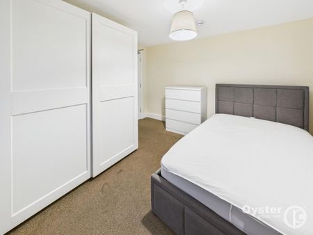 End of terrace house to rent - Photo 5