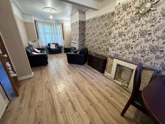 4 bedroom terraced house to rent - Photo 1