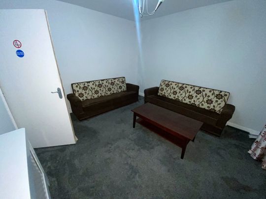 Room in a Shared House, Walsall Road, B42 - Photo 1