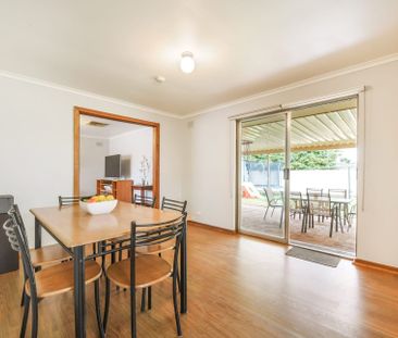Spacious Family Living in a Convenient Reynella Location - Photo 4