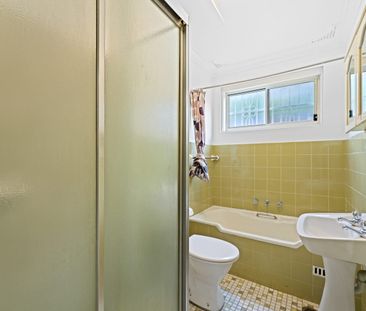 TWO BEDROOM UNIT IN A GREAT LOCATION! - Photo 2