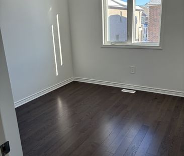 For Lease - 9 Moss Drive, Markham, Ontario - Photo 5