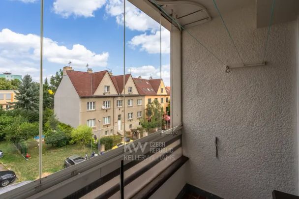 Světlý byt 3+kk se dvěma lodžiemi v klidné části pražské Michle - Fotografie 1