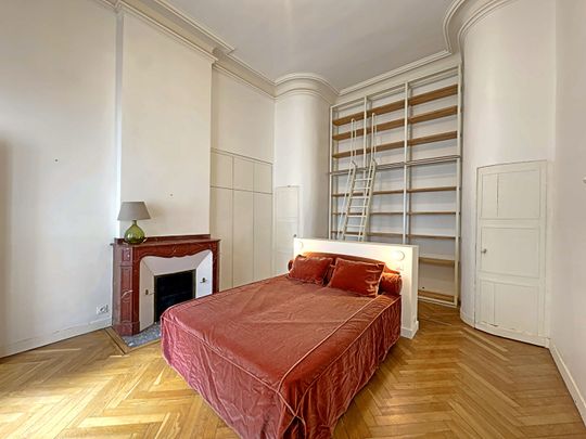 TOULOUSE - Saint-Etienne TOULOUSE - Spacieux T3 de 125.30 m² avec balcon et ascenseur, - Photo 1
