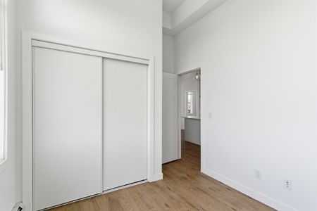 1516, 395 Skyview Parkway NE - 1 - Photo 4