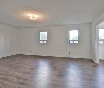 For Lease - 18 Dervock Crescent, Toronto, Ontario - Photo 6