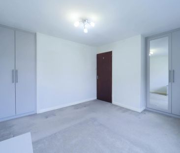 5 bedroom detached house to rent - Photo 2