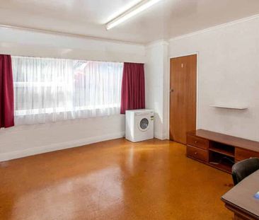 One Bedroom on Queenstown Road! - Photo 1