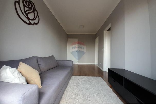 Apartamento semimobiliado para locação com 1 dormitório, sacada e 1 vaga - Photo 1