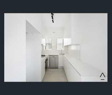 Stylish Two-Bedroom Apartment Opposite Waverley Park - Photo 4
