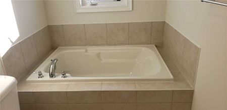 For Lease - 35 Bradley Avenue, Hamilton, Ontario - Photo 5